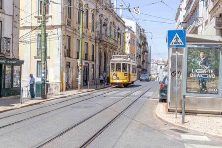 Old Town Chiado Balcony Aircon By Ld Apartments Lisbon Luaran gambar